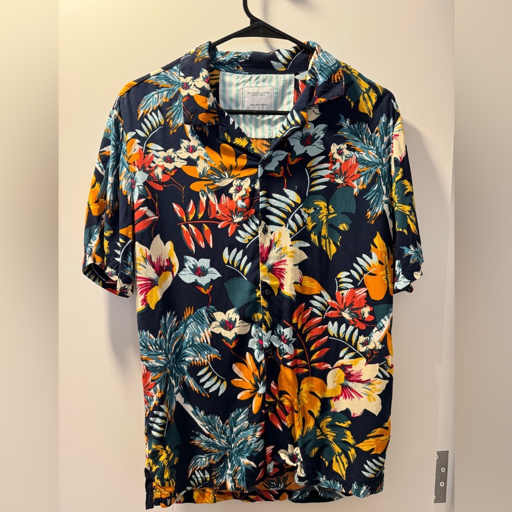 Denim and Flower Ricky Singh Hawaiian Leaf Print Button Down Shirt